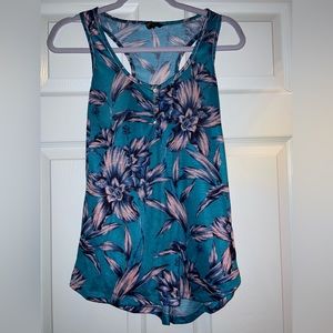 Blue & purple floral tank top. Size M.